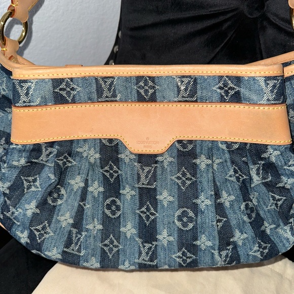 LOUIS VUITTON Limited Edition Blue Denim Monogram Porte Epaule Raye MM Bag - Picture 3 of 16